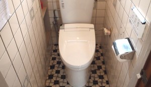 水漏れ復旧後のトイレ