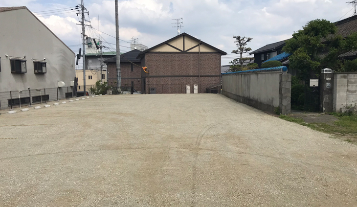 空き地から駐車場へ